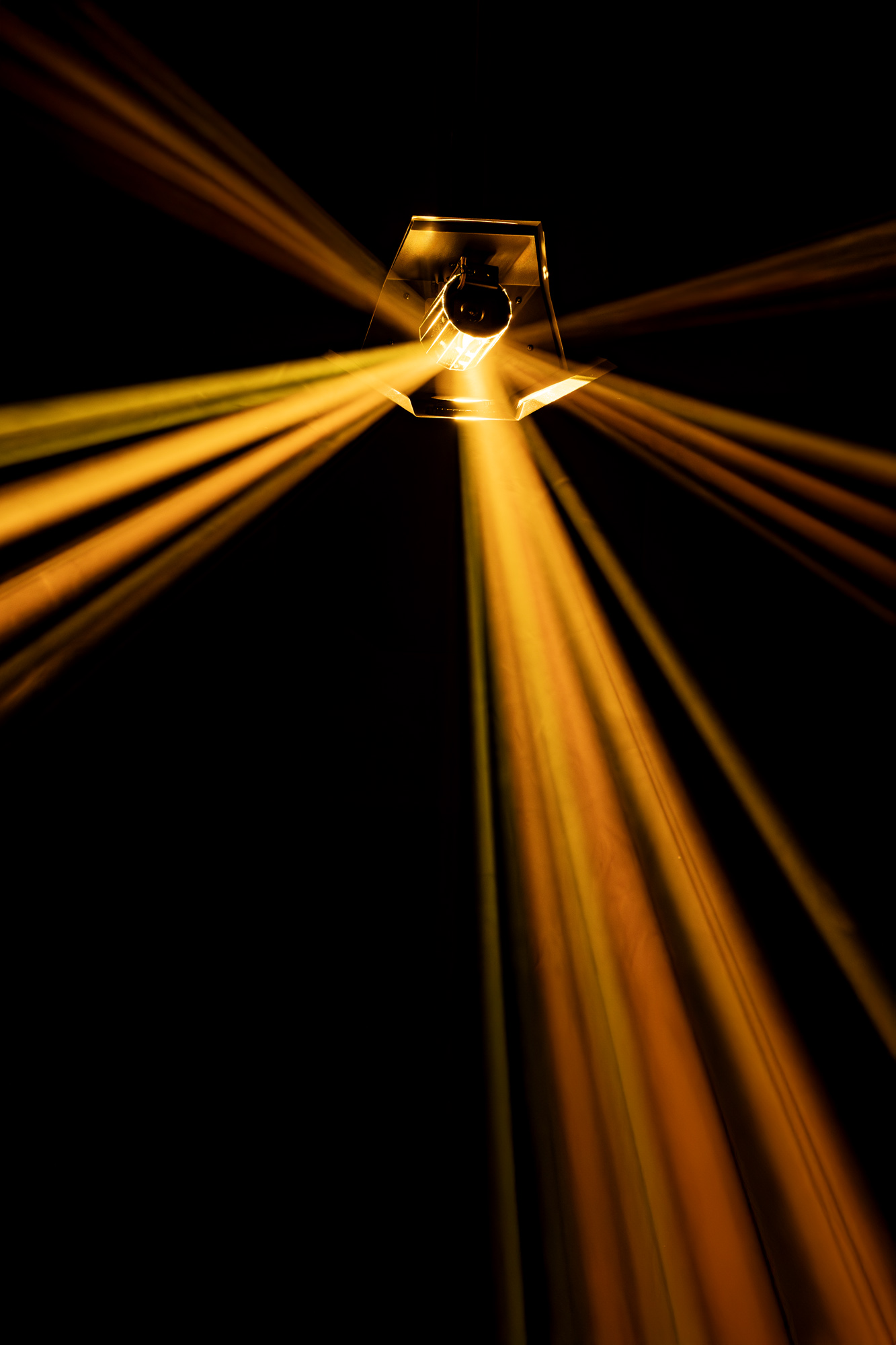 SHOWTEC Demon - 140 W LED-barrel scan-effect - Afbeelding 15