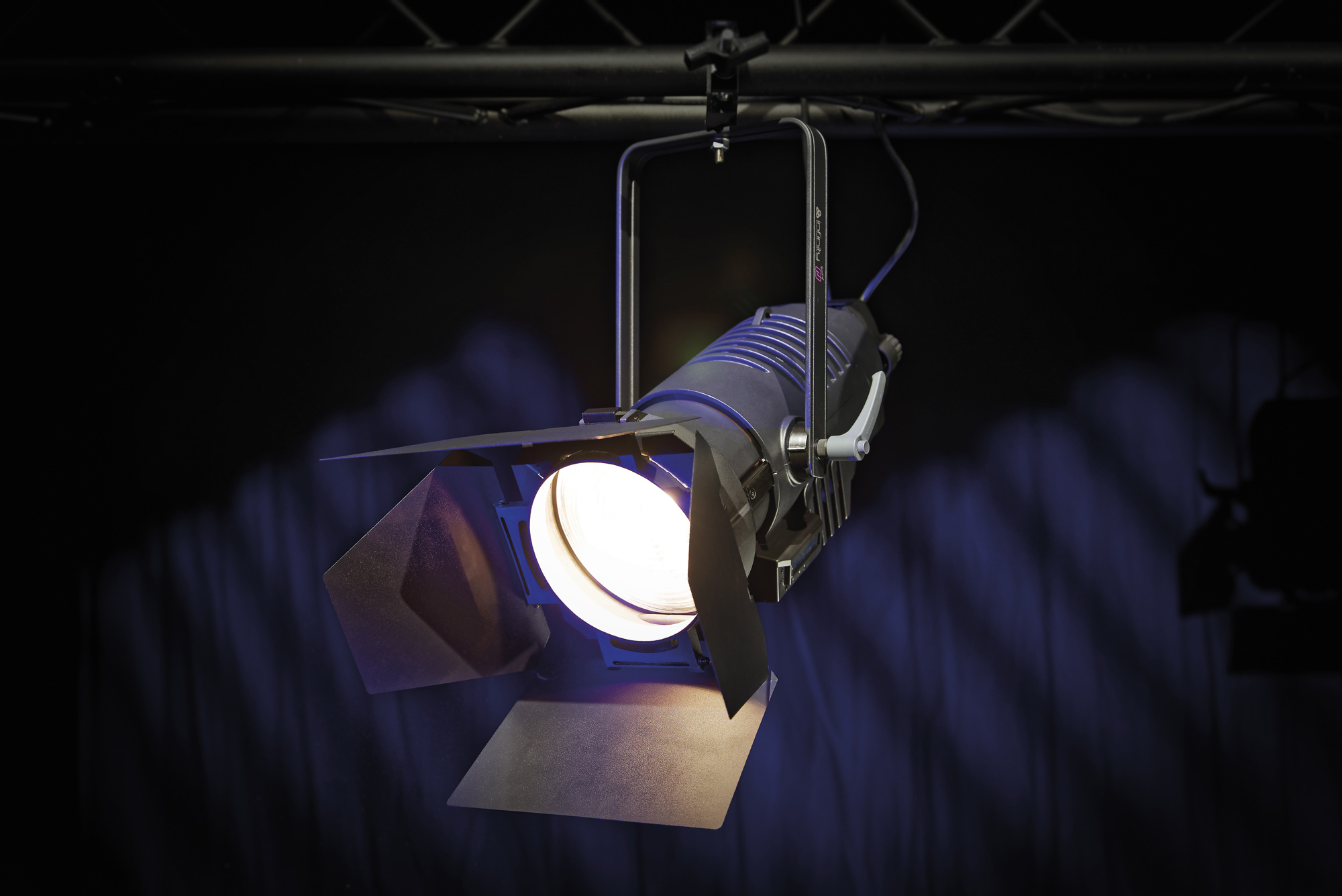 INFINITY TF-300 Fresnel 3.200K - 300 W LED Fresnel - 3200 K - Afbeelding 4